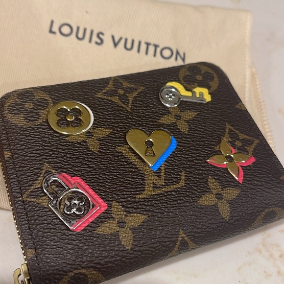 Louis Vuitton Zippy Wallet - Picture 2 of 7